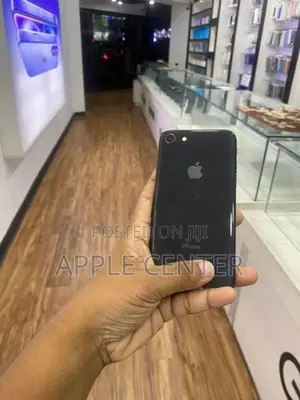 Apple iPhone 8 (Used)