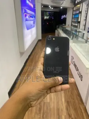 Apple iPhone 8 (Used)