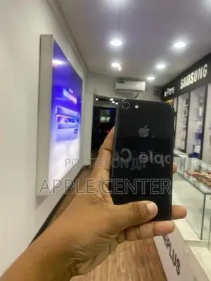 Apple iPhone 8 (Used)