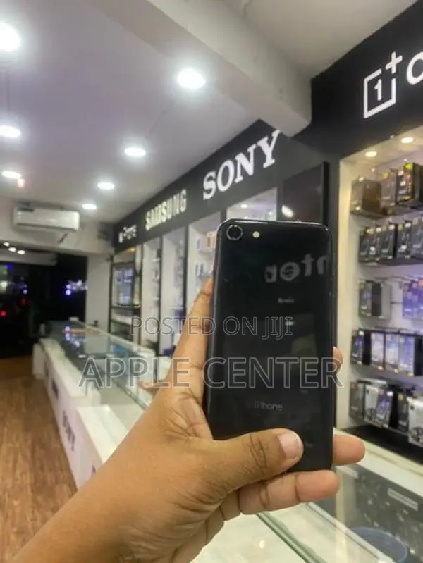 Apple iPhone 8 (Used)