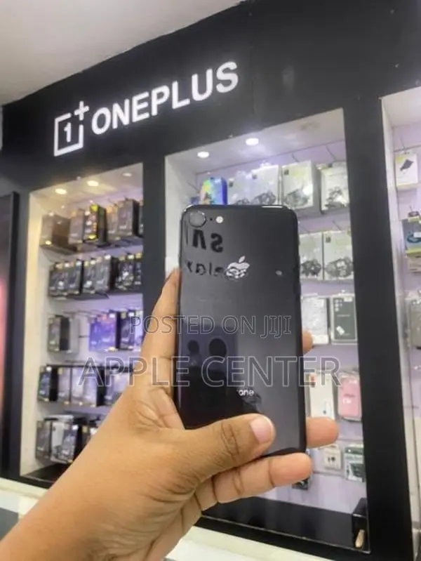 Apple iPhone 8 (Used)