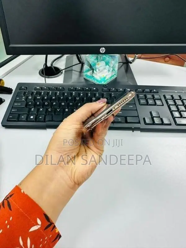 Apple iPhone XS (Used)