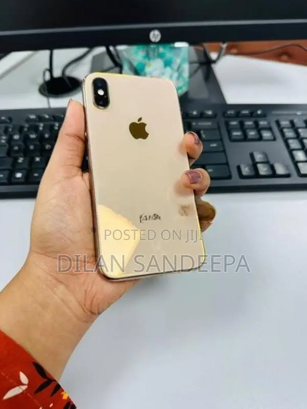 Apple iPhone XS (Used)