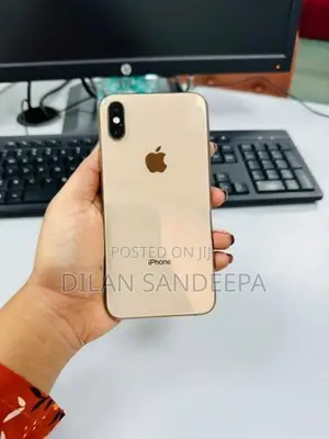 Apple iPhone XS (Used)