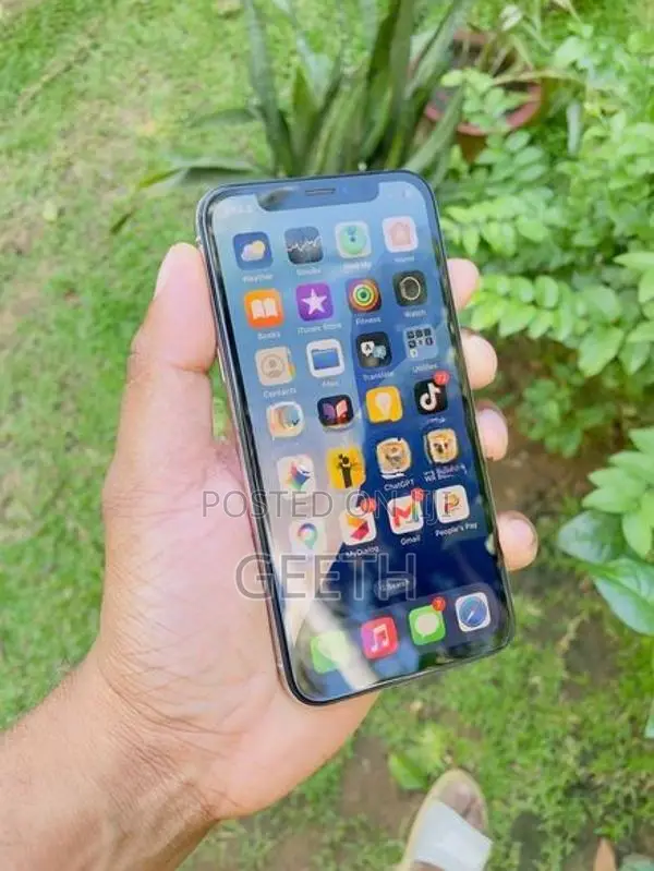 Apple iPhone XS 64GB (Used)