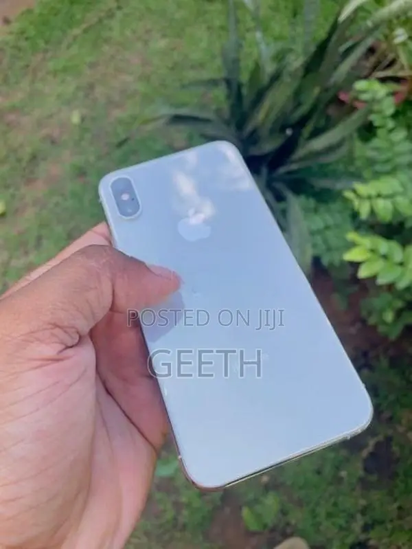 Apple iPhone XS 64GB (Used)