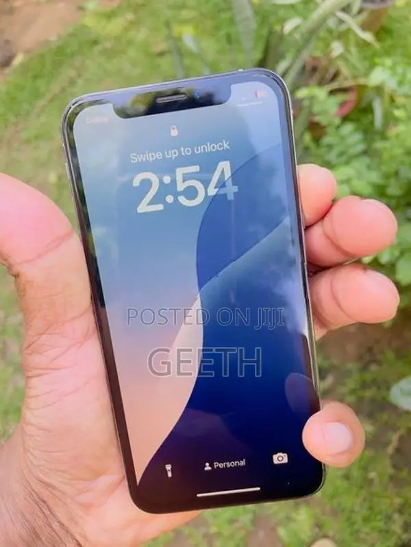 Apple iPhone XS 64GB (Used)