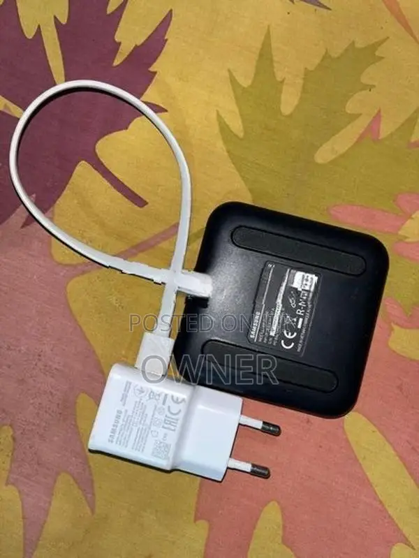 Samsung Wireless Charger with Adapter