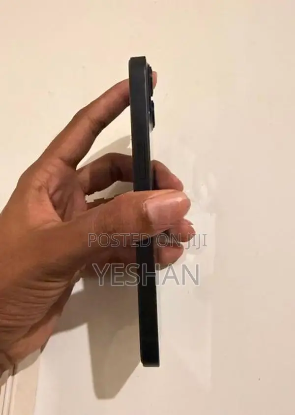 Apple iPhone 13 (Used)