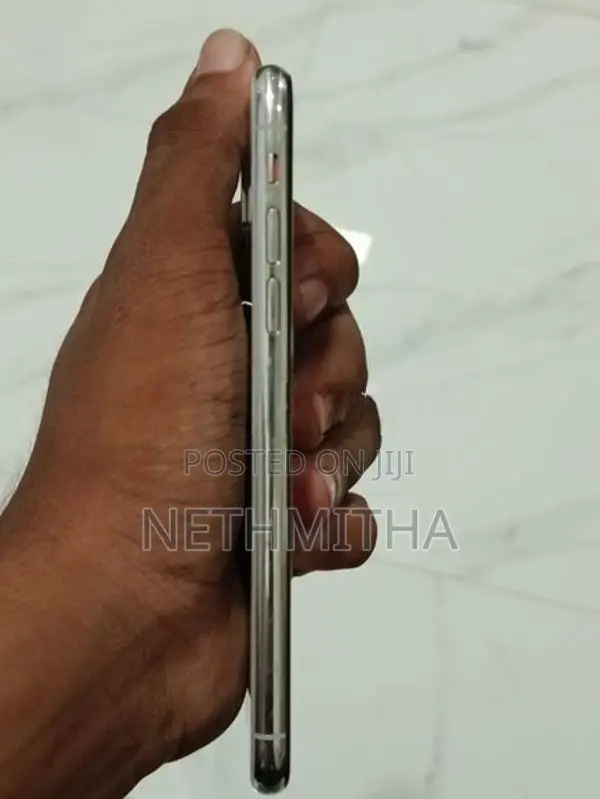 Apple iPhone XS (Used)
