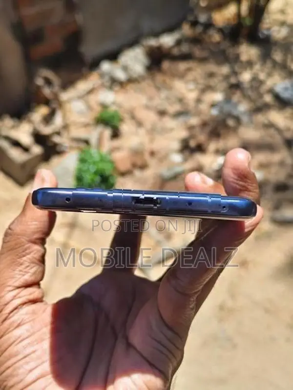 Vivo V60 8GB | 256GB (Used)