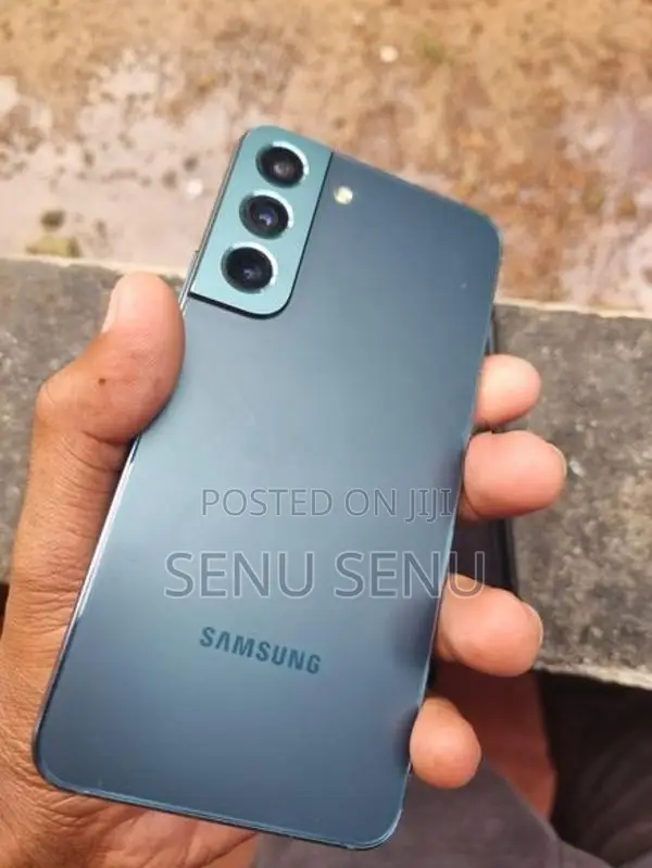 Samsung Galaxy S22 256GB (Used)