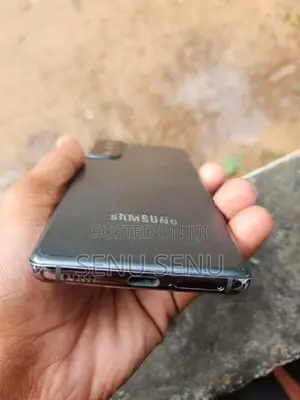 Samsung Galaxy S21 (Used)