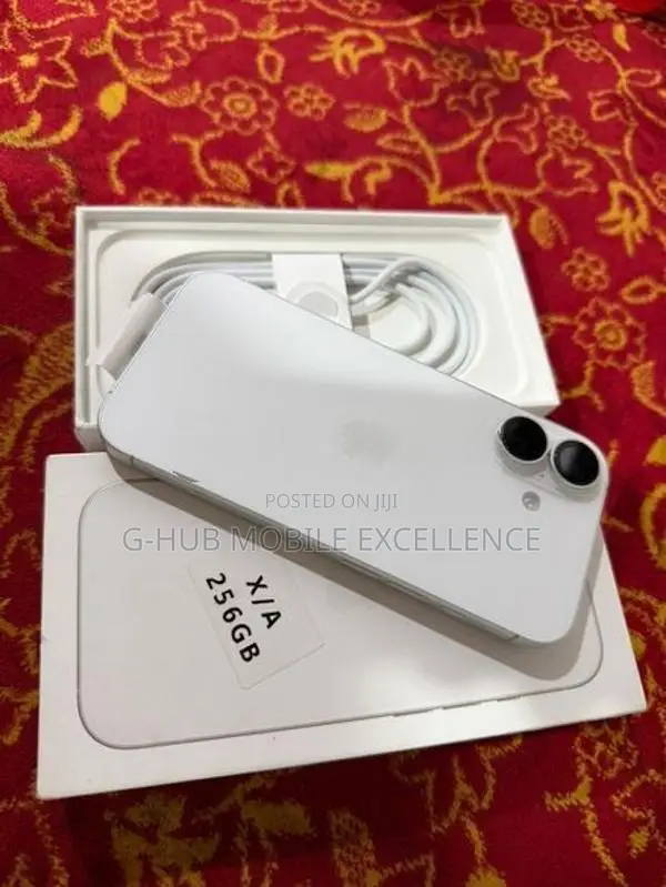 Apple iPhone 17 256GB (Used)