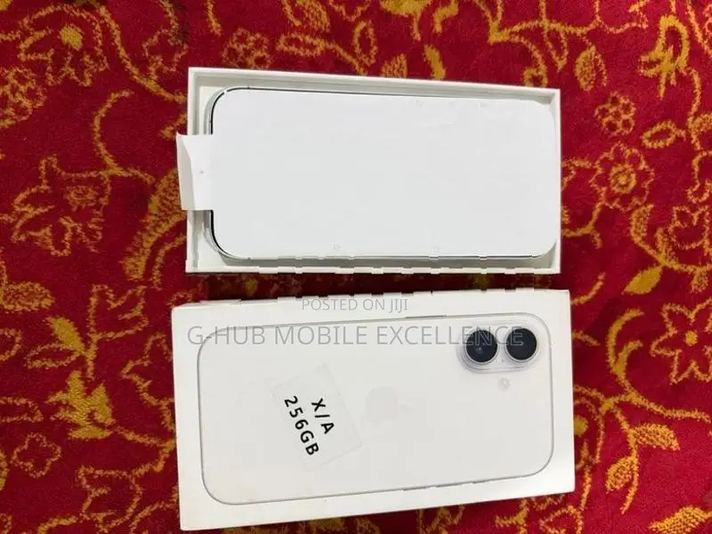 Apple iPhone 17 256GB (Used)
