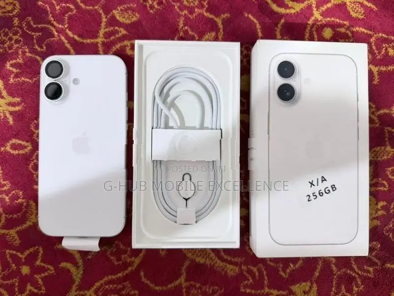 Apple iPhone 17 256GB (Used)