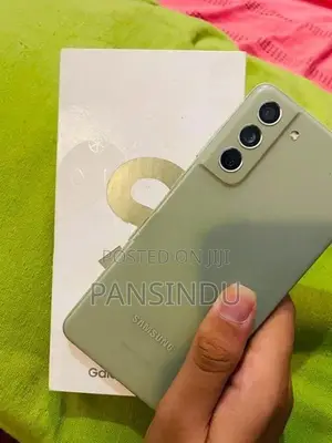 Samsung Galaxy S21 FE (Used)