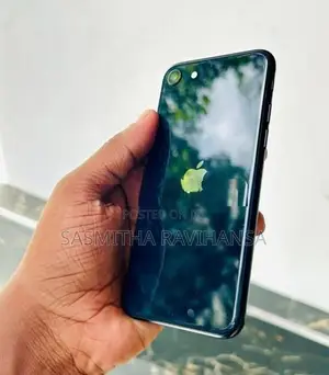 Apple iPhone SE 3 (Used)