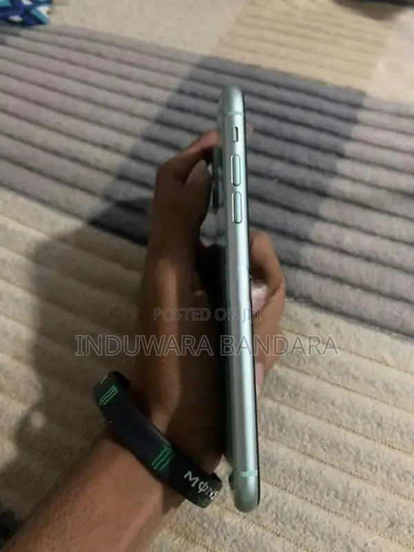 Apple iPhone 11 (Used)