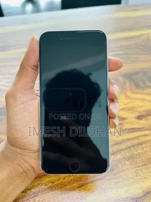 Apple iPhone SE 2 (Used)