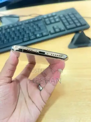 Apple iPhone XS (Used)