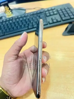 Apple iPhone XS (Used)