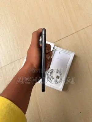 Apple iPhone 11 (Used)