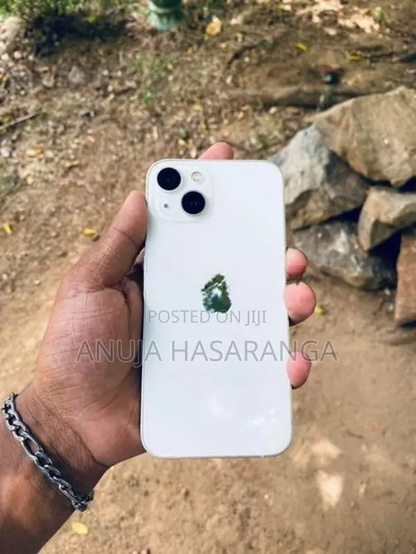 Apple iPhone 13 (Used)