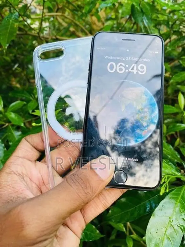 Apple iPhone 8 (Used)