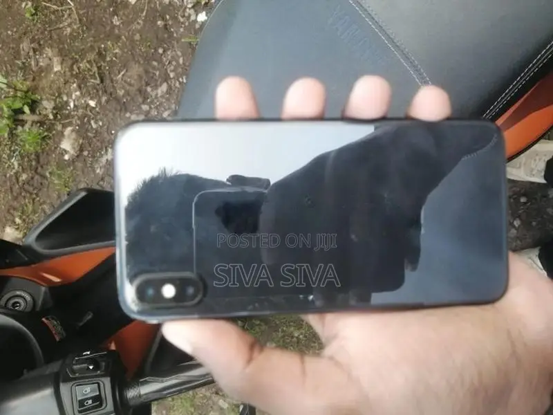 Apple iPhone X (Used)