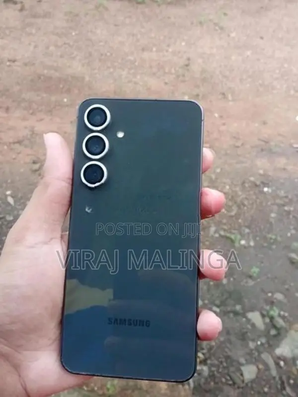 Samsung Galaxy S24 FE (Used)