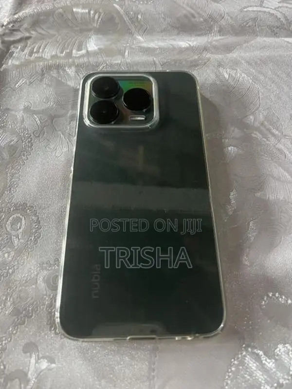 ZTE nubia V70 Design (Used)
