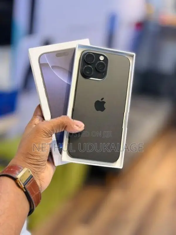 Apple iPhone 16 Pro Max 256GB|BlackTitanium (Used)