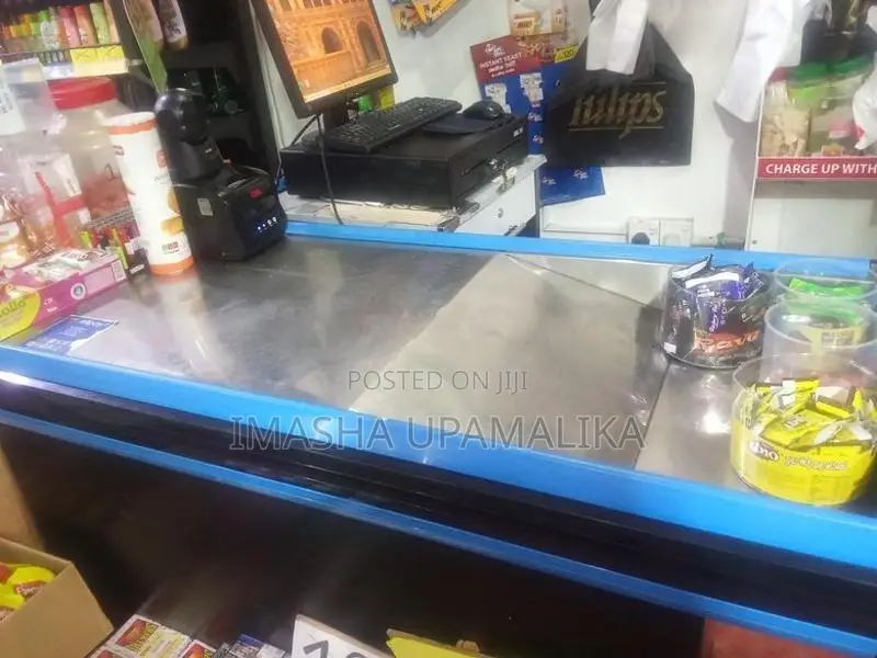 බඩු අසුරන රාක්ක