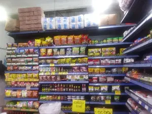 බඩු අසුරන රාක්ක