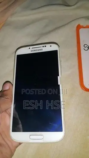 Samsung Galaxy S4 (Used)