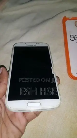 Samsung Galaxy S4 (Used)