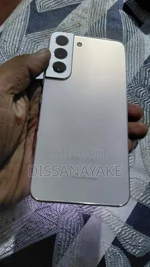 Samsung Galaxy S22 (Used)