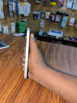 Apple iPhone 12 (Used)