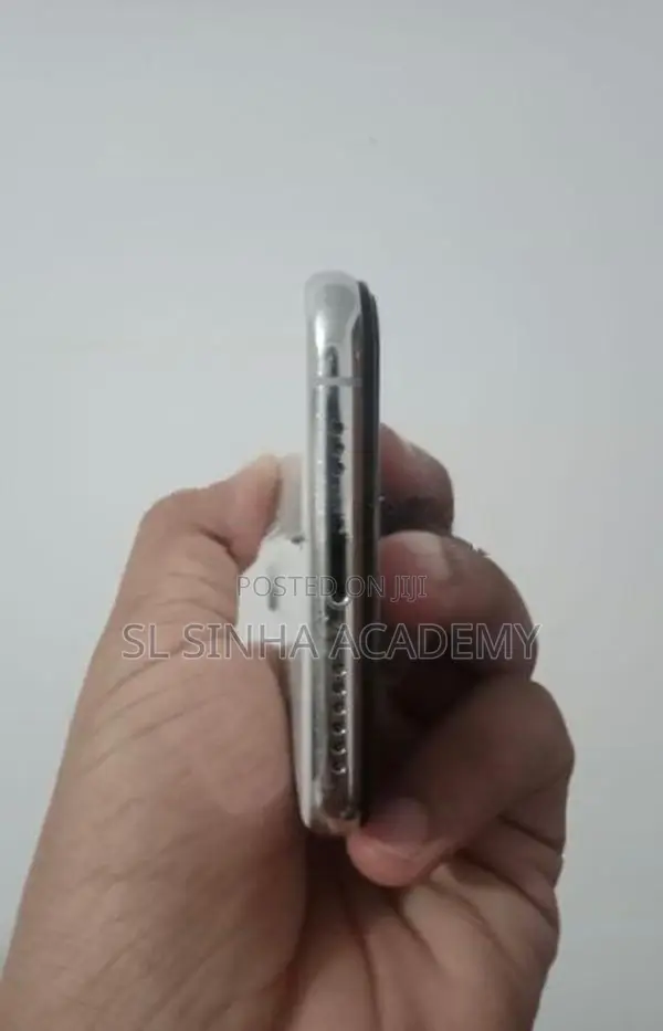 Apple iPhone XS (Used)