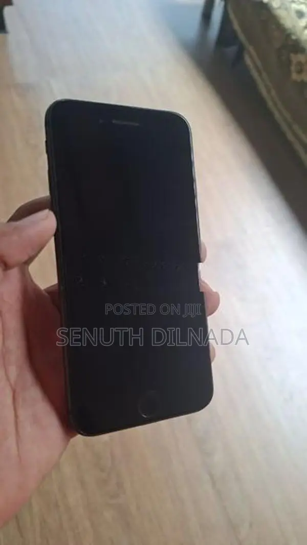 Apple iPhone 8 (Used)