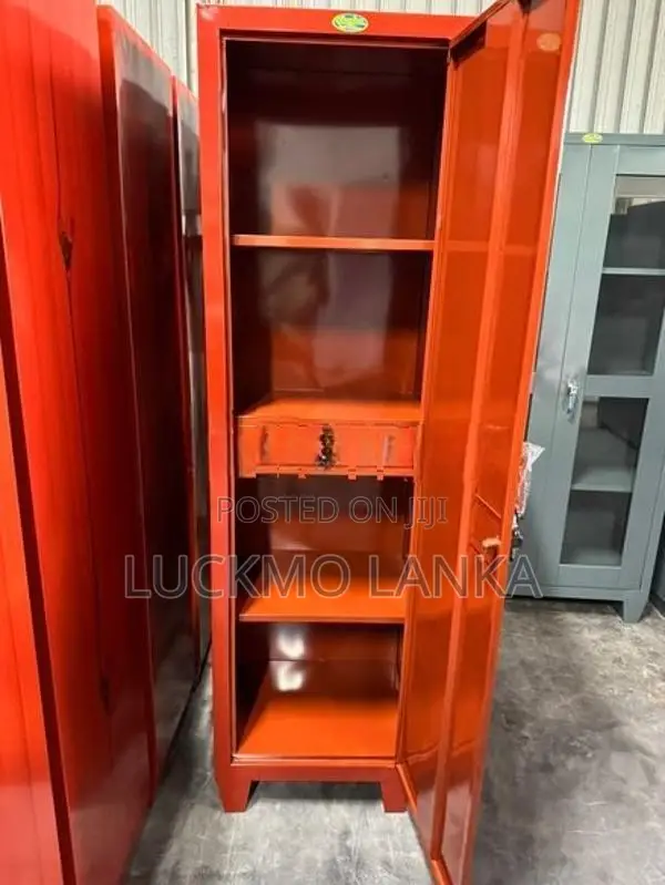 New 6x1.5 Size One Door Steel Cupboard With Mirror (Vv7)