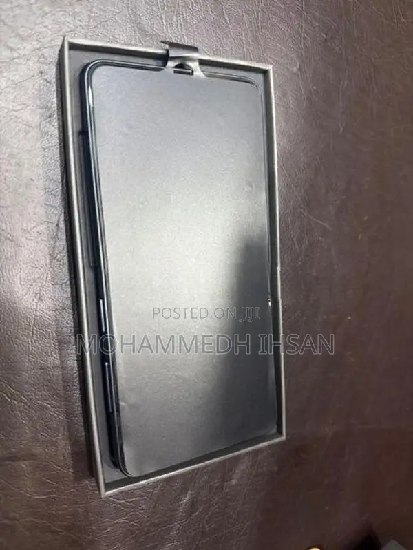 Samsung Galaxy S26 (Brand New)
