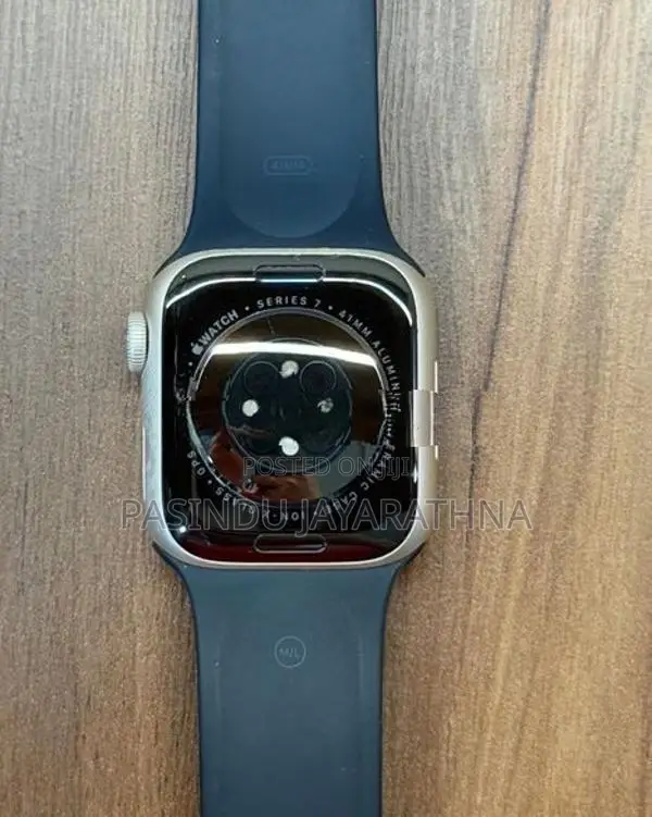 Apple Watch Series 7 Starlight