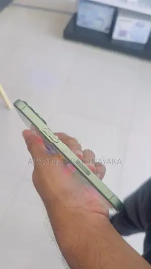 Apple iPhone 17 (Used)