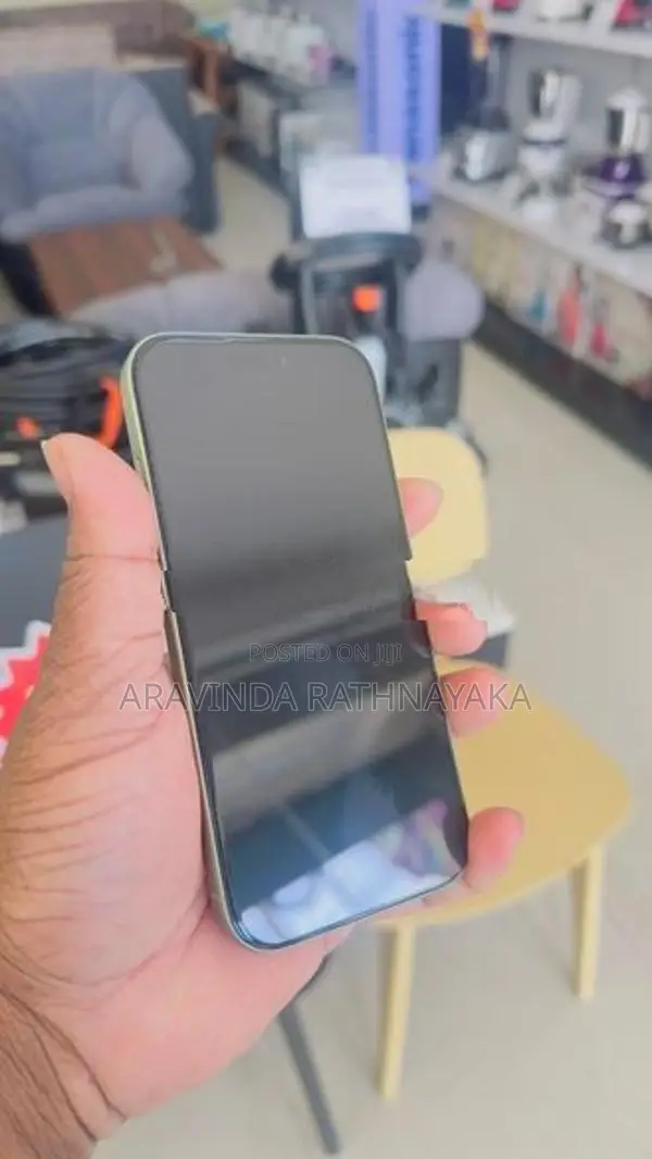 Apple iPhone 17 (Used)