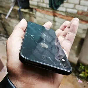 Apple iPhone XS (Used)