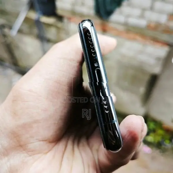 Apple iPhone XS (Used)