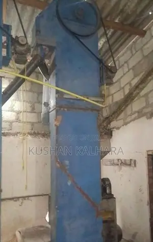 වී කොටන යන්ත්‍රය ඇතුළු අමතර කොටස්