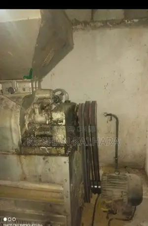 වී කොටන යන්ත්‍රය ඇතුළු අමතර කොටස්
